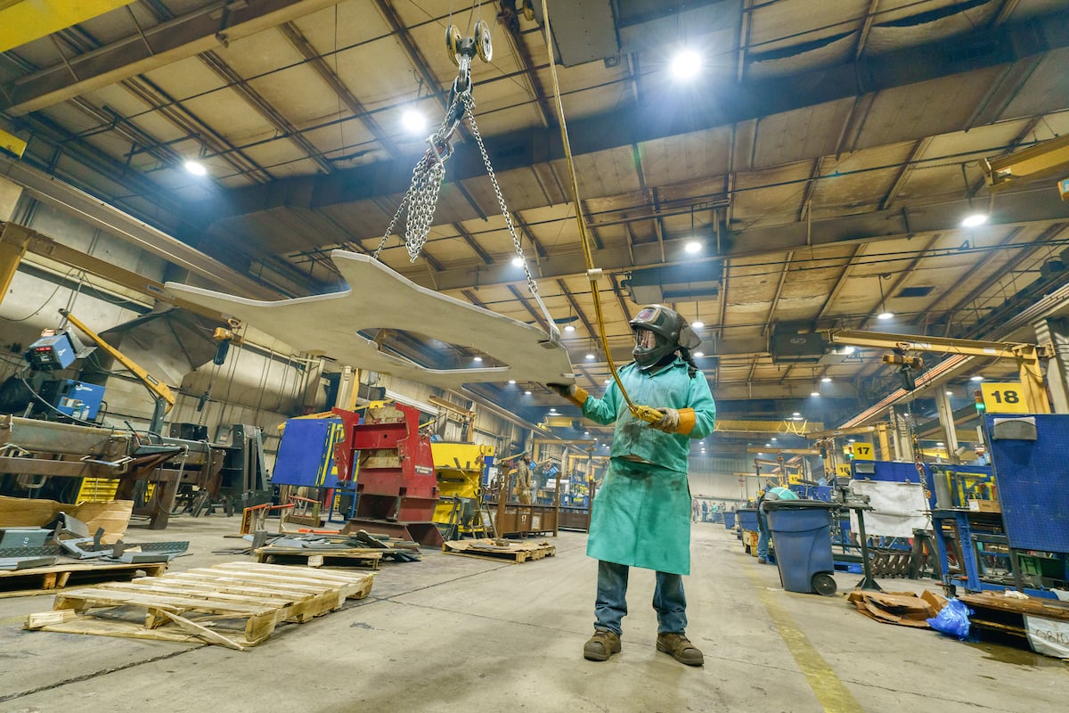 Inside Dialight’s Industry-Leading 10-Year Warranty